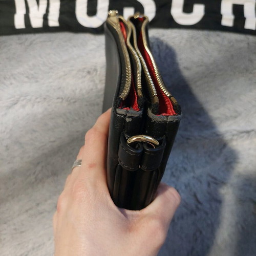 Love Moschino bag used with gift scarf, black