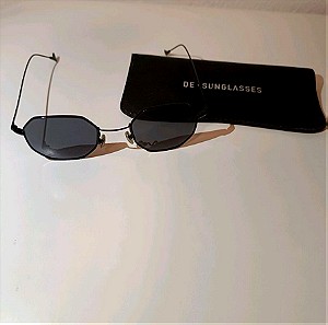 Πουλιούνται γυαλιά DE - SUNGLASSES