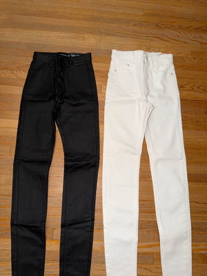 Παντελόνια Stradivarius καινούργια, skinny, μέγεθος XS, μαύρο και άσπρο