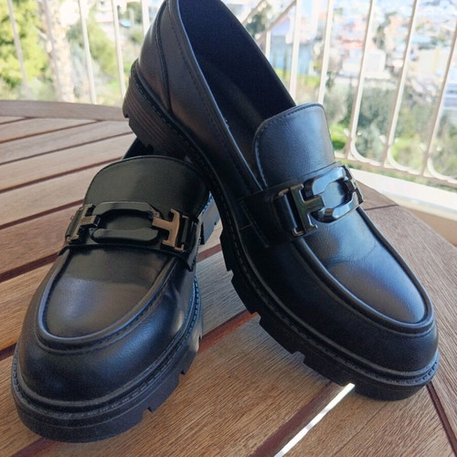 Women's black leather loafers like new Blondie