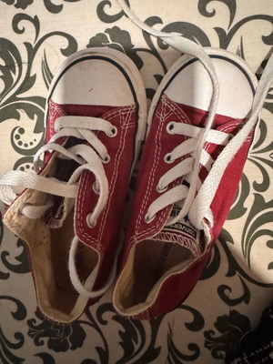 Converse All Star μπορντώ νούμερο 26 σαν καινούργιο παιδικά σταράκια