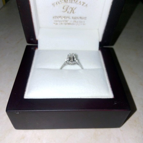 18K Engagement Ring with Diamond new, size 15.5