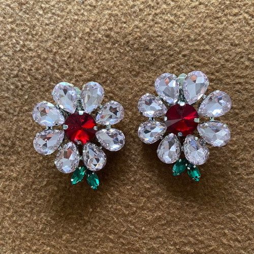 Clip earrings pink soft new with red and silver color
