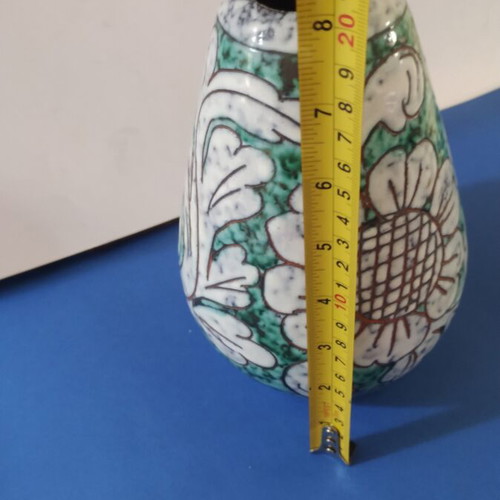 Ceramic vase with embossed design like new, vintage style