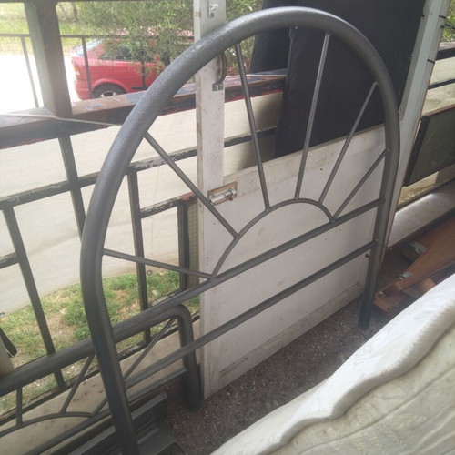 Iron bed frame used, 99×1.90 m, low height 16 cm