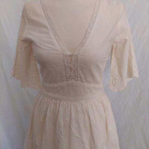 Zara romantic dress new, size Large, ecru