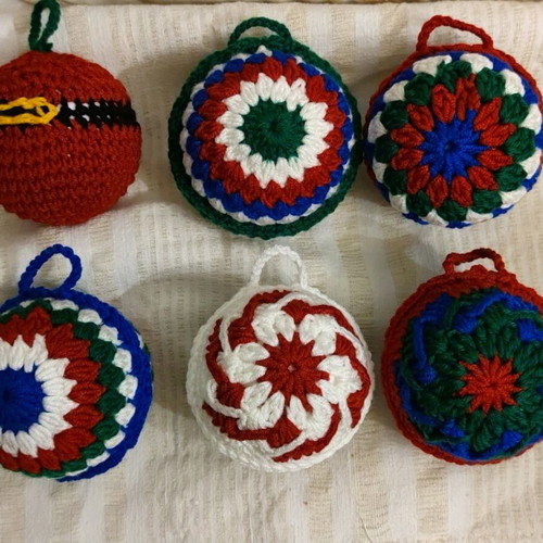 Knitted handmade Christmas balls pack of 6 made to order