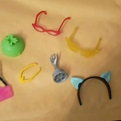 Monster High accessories used