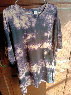Rave T-shirt with tie-dye pattern, like new, H&M, size M