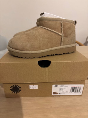 Ugg Classic Ultra Mini μεταχειρισμένα μπότες νούμερο 30 μπεζ