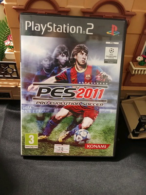 Pro Evolution Soccer 2011 PlayStation 2 употребявана автентична видеоигра
