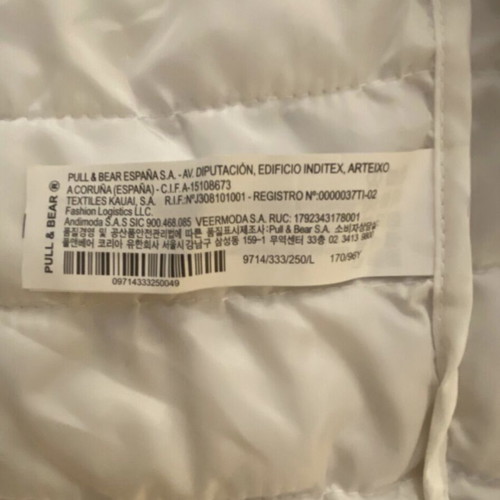 Pull & Bear puffer jacket with hood like new, size L, white