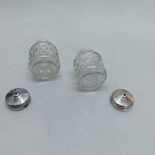 Vintage spice set used, leaf shape, made in England