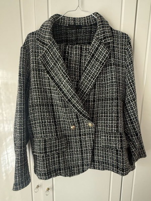 Shein tweed suit set used, skirt and jacket black-white
