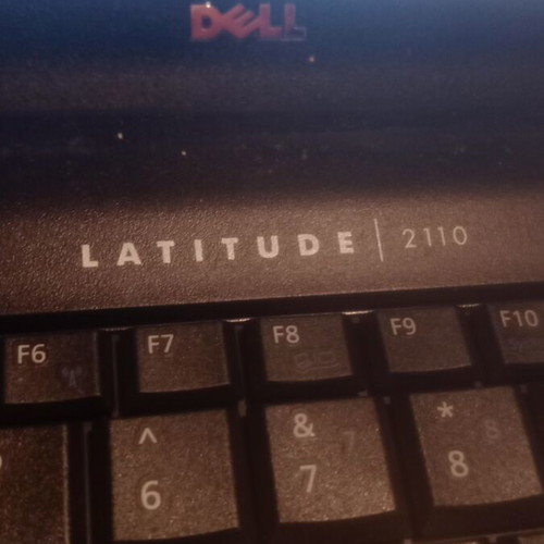 Dell Latitude 2110 Netbook, vintage collectible for parts or repair