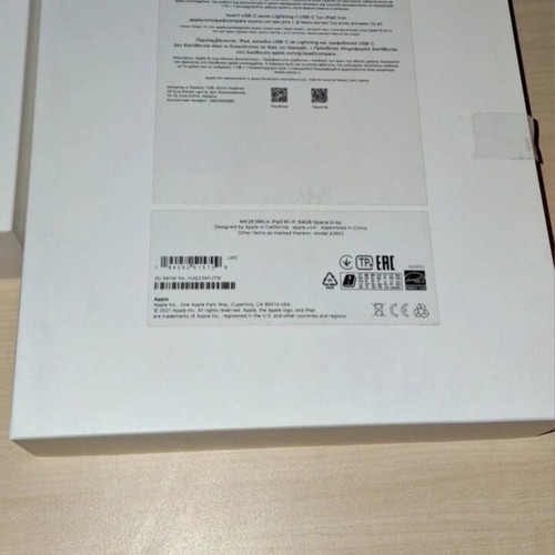 Apple iPad 9th Gen 10.2" Wi-Fi 64GB Space Grey new with case