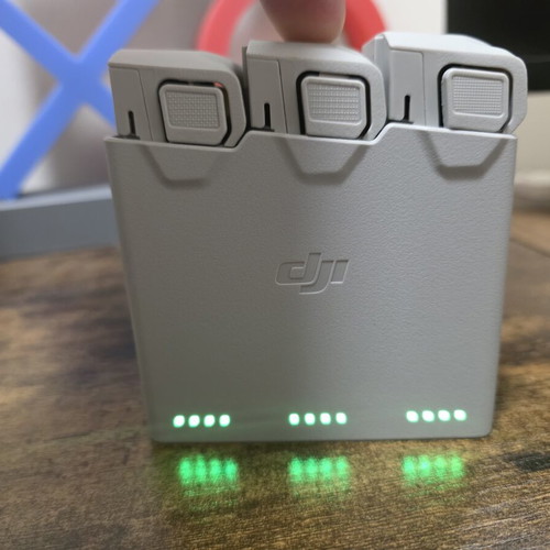 DJI Mini 4 Pro Fly Combo drone