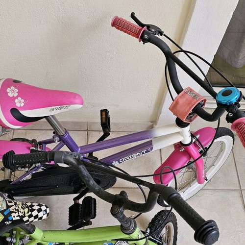 Children's bicycles like new for ages 3 to 8