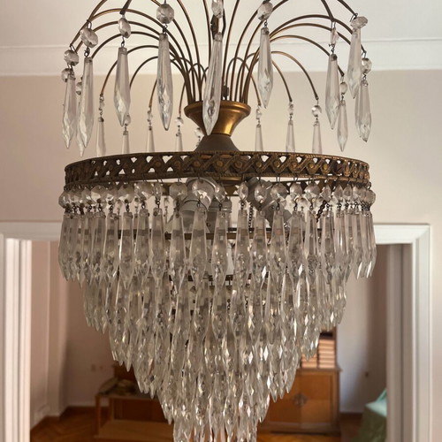 Chandelier classic like new with bronze frame