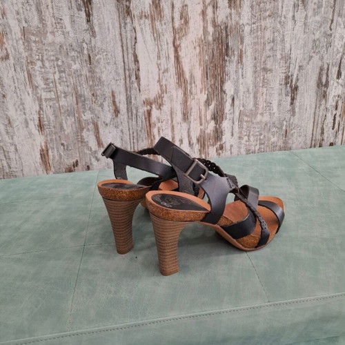 Leather sandal new, size 36, black