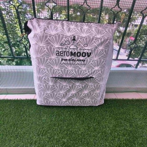 Aeromoov Instant Travel Cot like new with mosquito net and sunshade