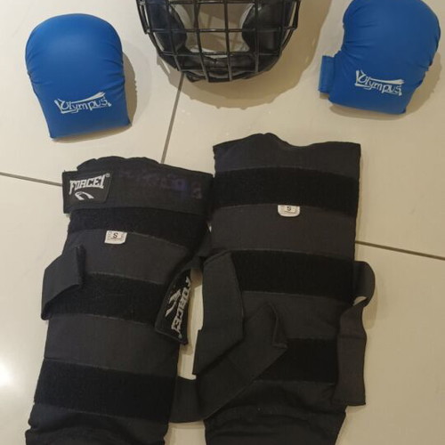 Martial arts accessories like new for children up to 1.20 m height