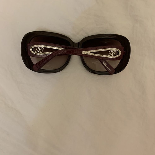 Blumarine sunglasses like new, black