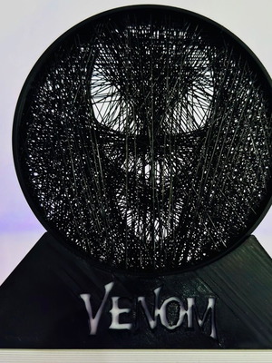 Venom String-Art Marvel like new