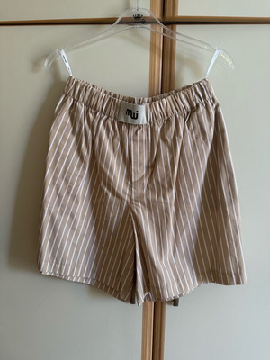 Milkwhite set like new with bustier S, shirt and shorts M