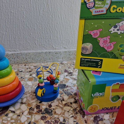 Wooden baby toys and puzzles used, pack
