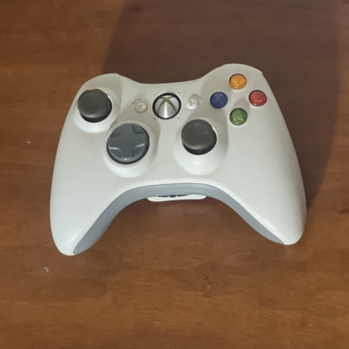Xbox 360 controller with 1 Mass Effect game
