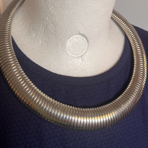 Neck accessory like new, worn minimally, gray