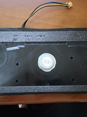 Set Samsung cover speakers 65Q60A used in excellent condition