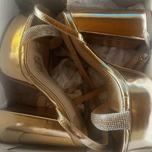 Franchesca Moretti sandals size 36 used, rose gold