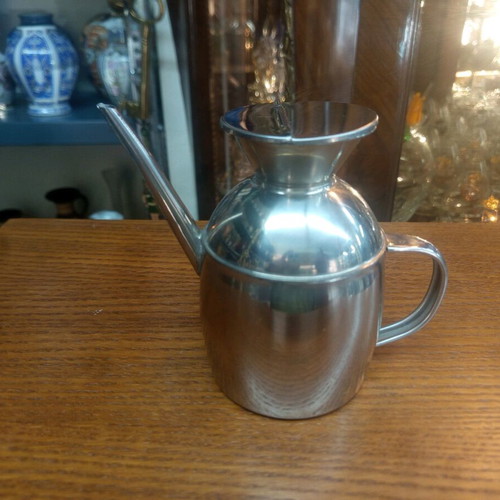 Inox oil dispenser like new, large capacity