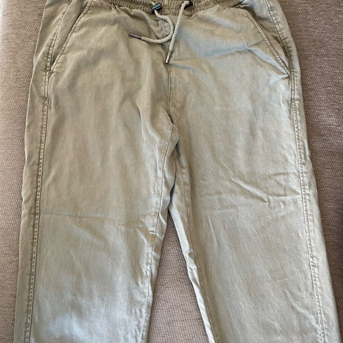 Khaki pants with elastic waist like new from ZARA