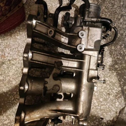 Honda S2000 intake manifold like new without throttle