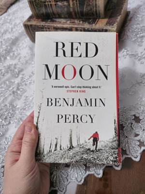 Βιβλίο φαντασίας Red Moon του Benjamin Percy στα αγγλικά σε άριστη κατάσταση