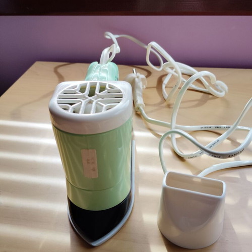 Mini iron-hair dryer 2 in 1 like new for travel and tourism