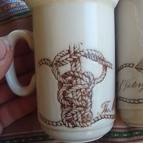 Vintage Churchill stoneware mug set like new