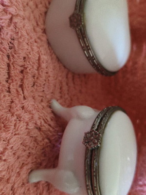Vintage Limoges porcelain mini jewelry boxes set of 2, like new