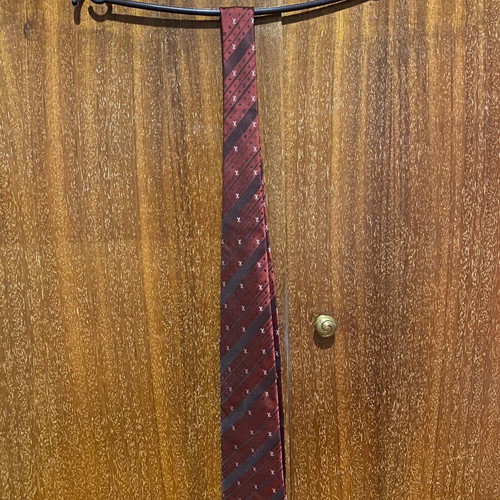 Louis Vuitton tie like new, black and red