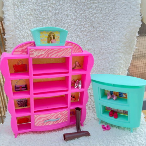 Barbie Shoe Store 2001 vintage without shoes