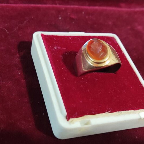 Gold ring 9K with carved cameo stone, like new