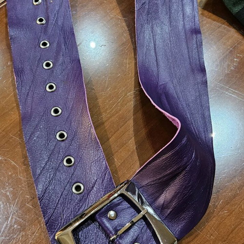 Vintage belt with large buckle like new, purple, size 90