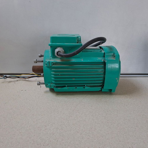 Three-phase electric motor MOT3-QU FC 90S2A-42 H 1.85kW like new