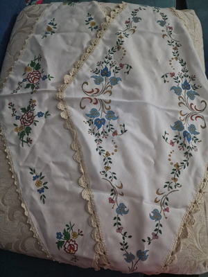 Vintage handmade embroidered doilies with lace, like new