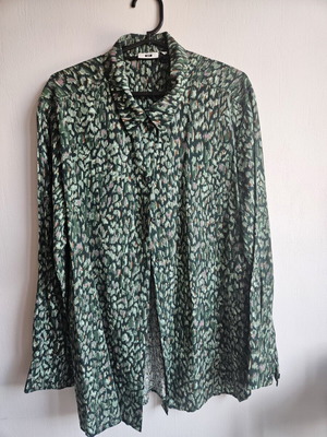 Green Abstract Print Button-Up Shirt, Women's Size L