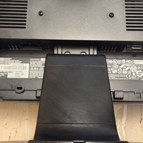 HP L1706 17" LCD οθόνη σαν καινούργιο, ασημί/μαύρο