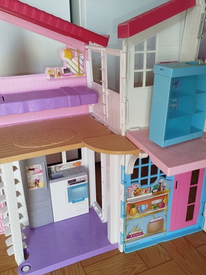 Barbie Malibu Dream House used
